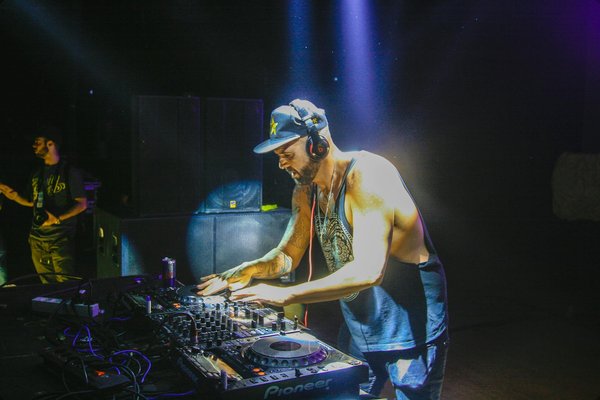 Quels équipements sont essentiels pour une salle de conférence ?